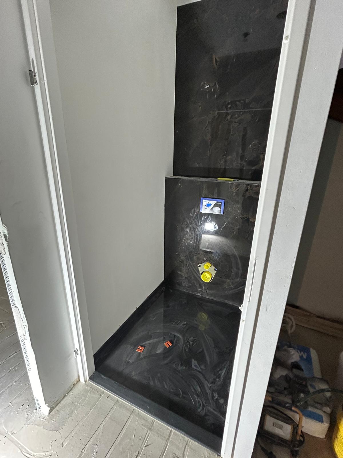 Badkamer & toilet - Zwart marmer douche