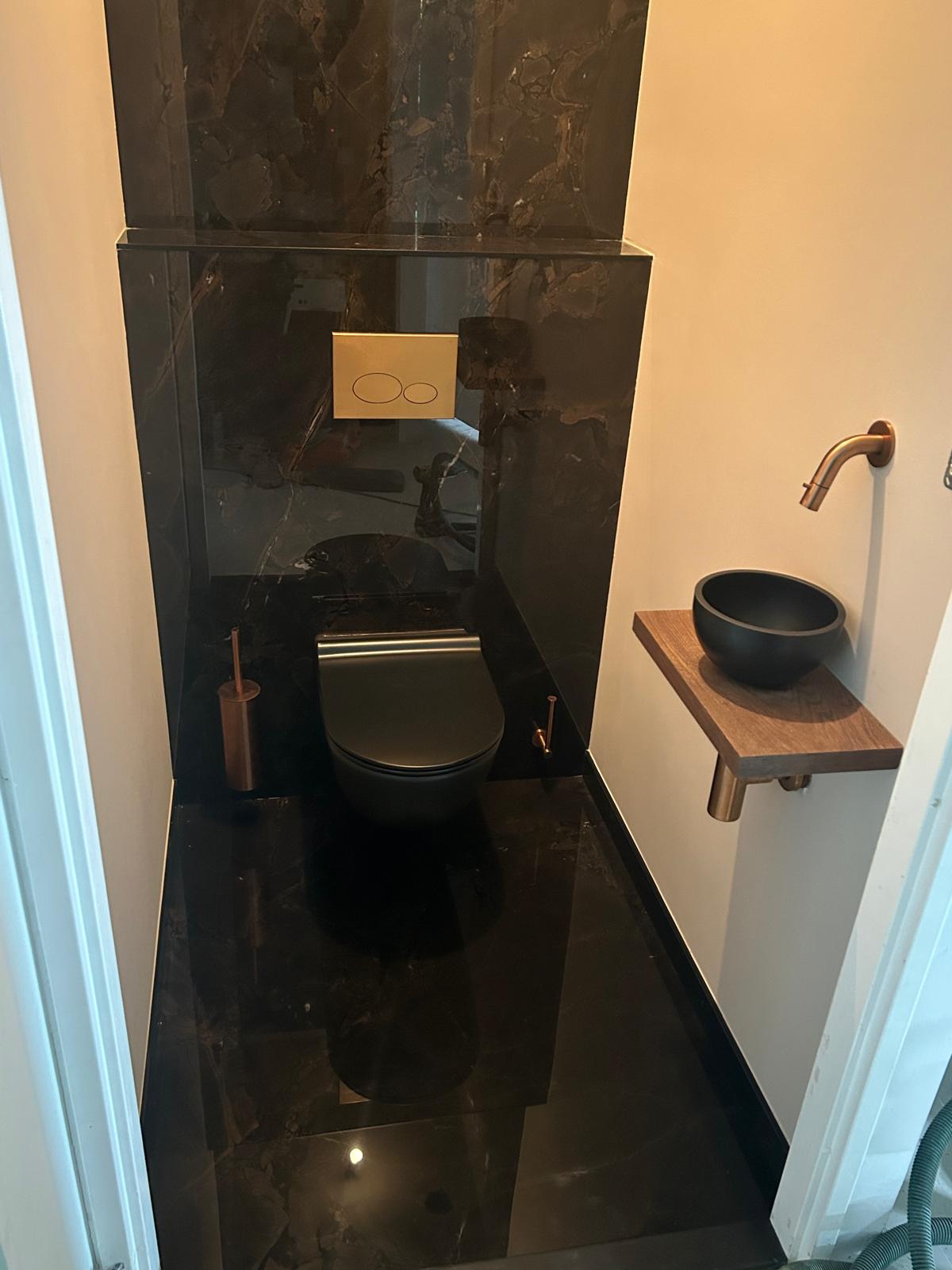 Badkamer & toilet - Zwart marmer af