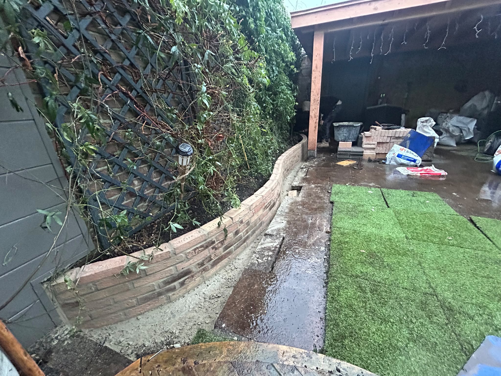 Tuin & overkapping - Muurtje in aanbouw