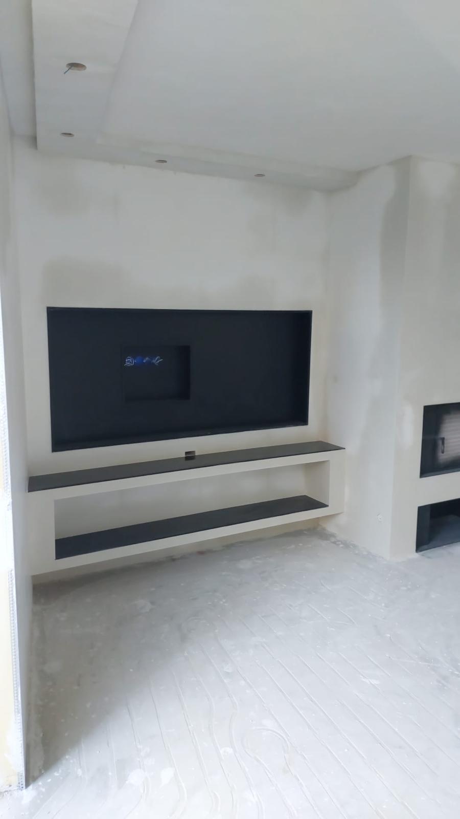 Verbouwen & afwerken - Stucwerk tv wand